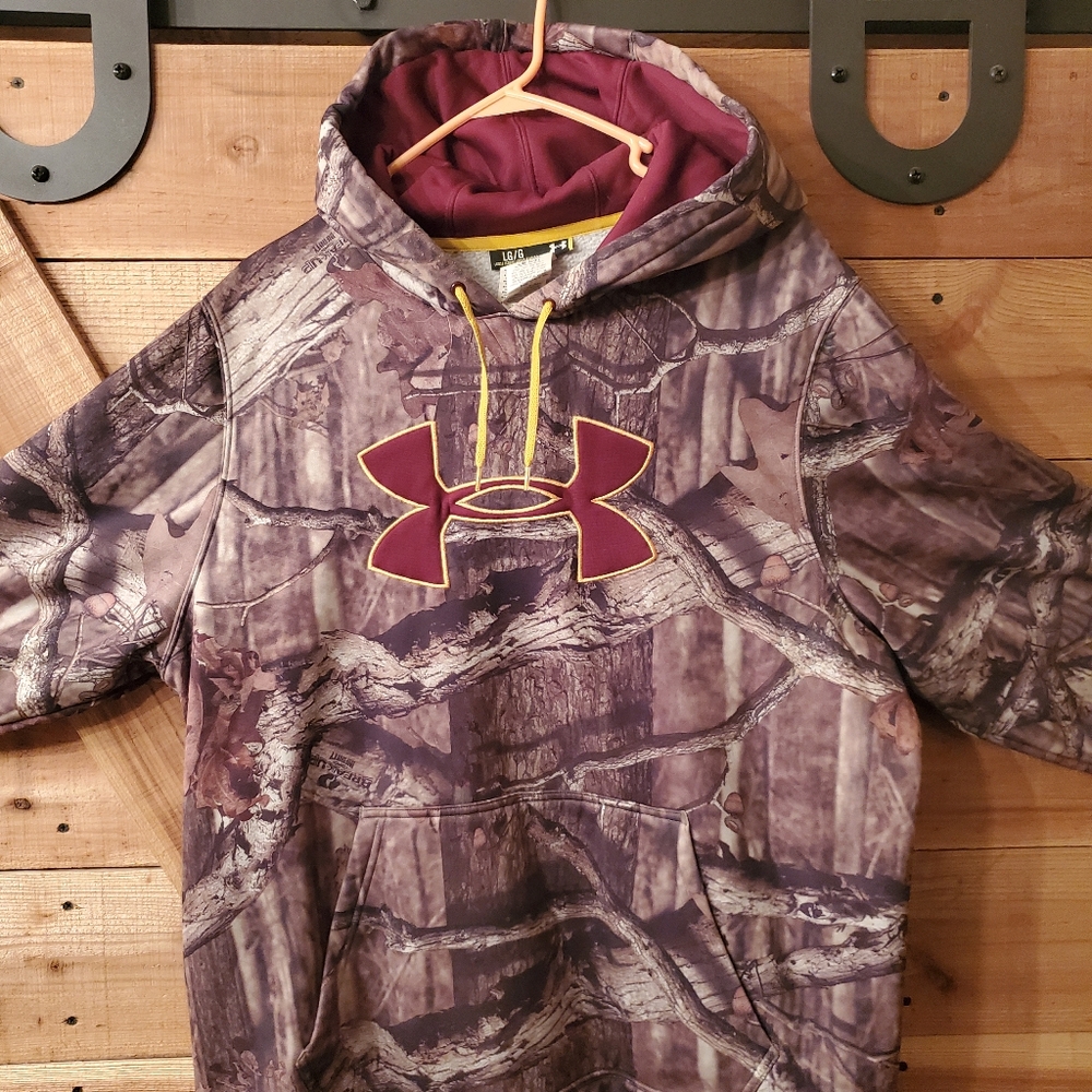 Camo under armour hoodie size large